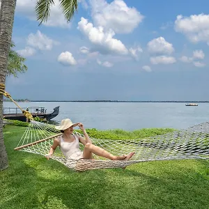 Kumarakom Lake Resort 5* Кумараком