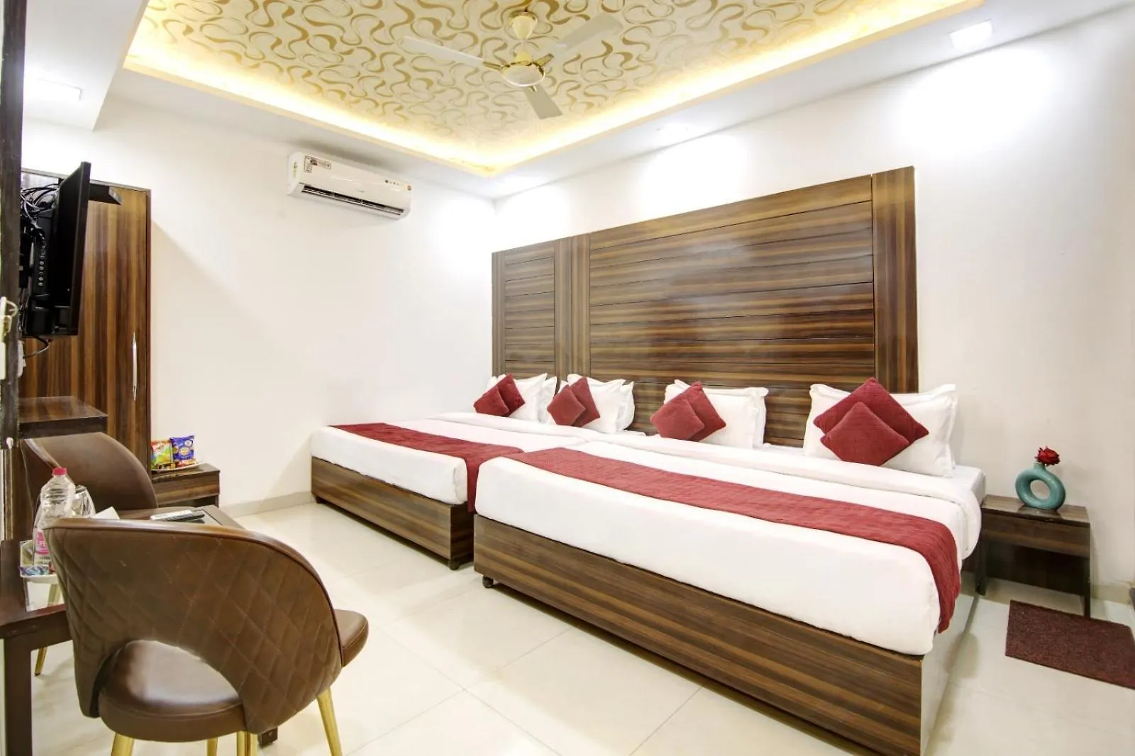 Hotel Devrana Delhi Airport New Delhi 3*,